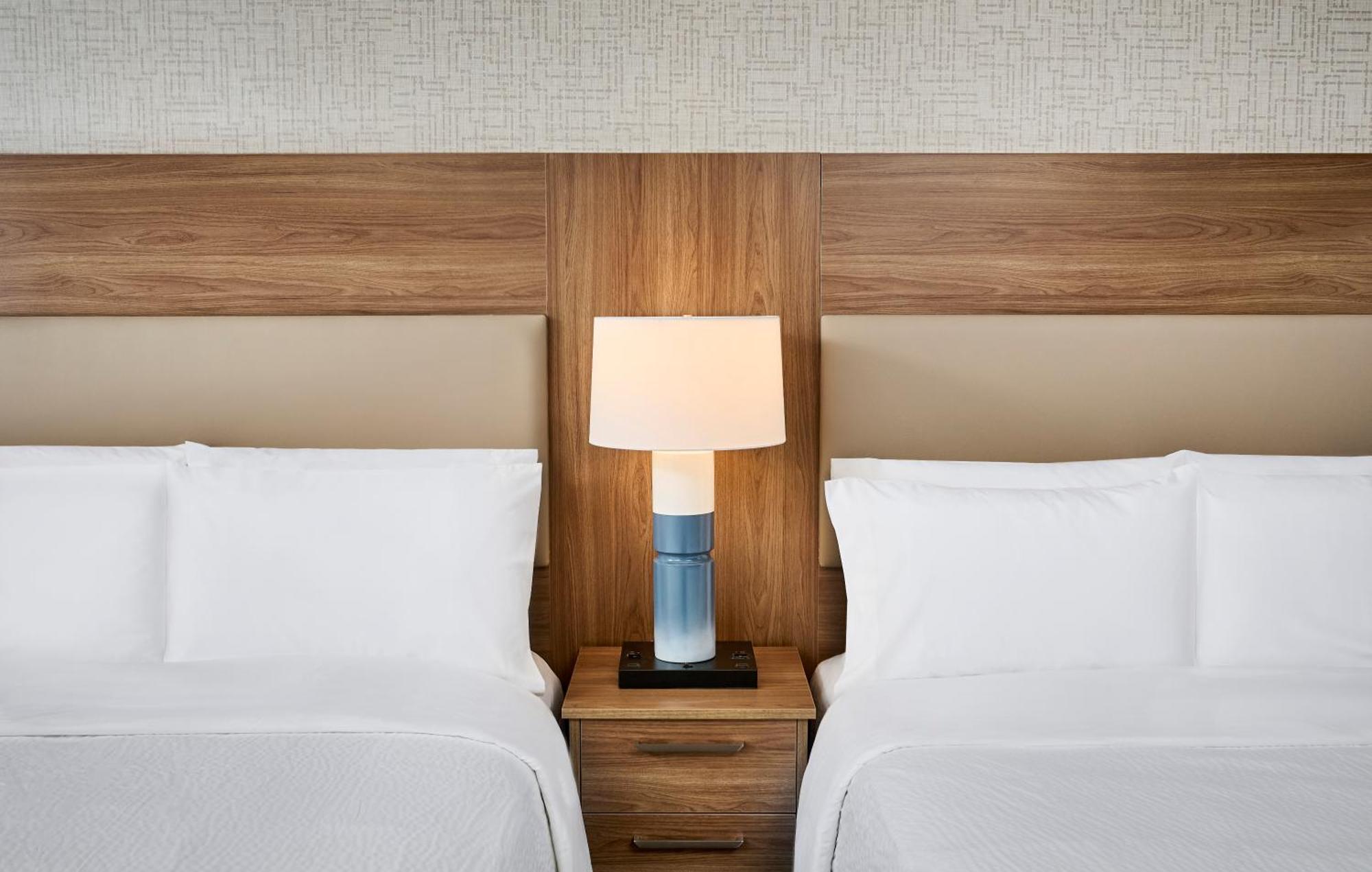 Candlewood Suites Burlington Conference Centre By Ihg Exteriör bild