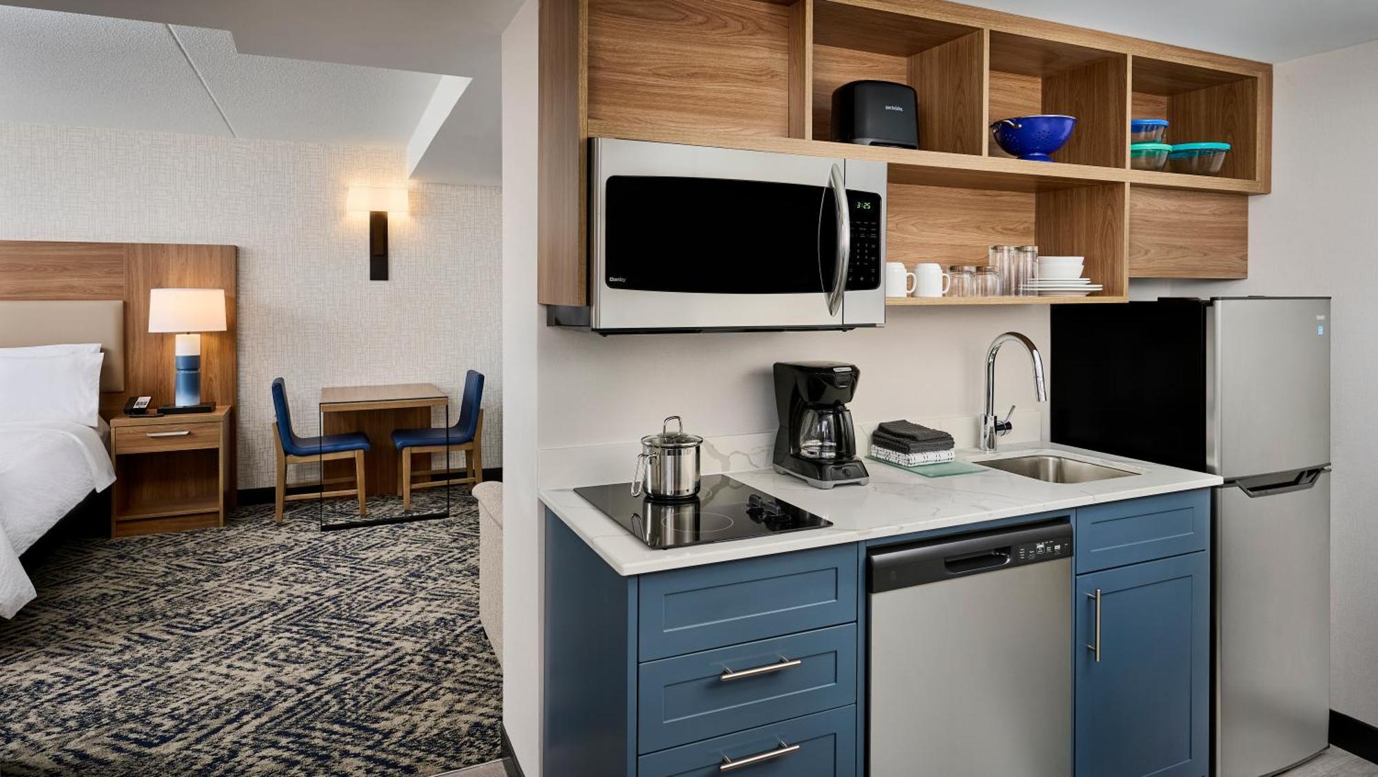 Candlewood Suites Burlington Conference Centre By Ihg Exteriör bild